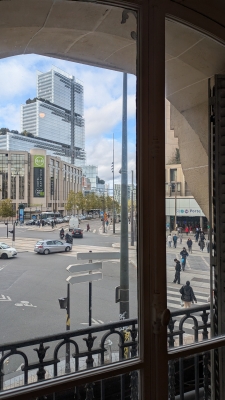 251021 salle réu palais.jpg